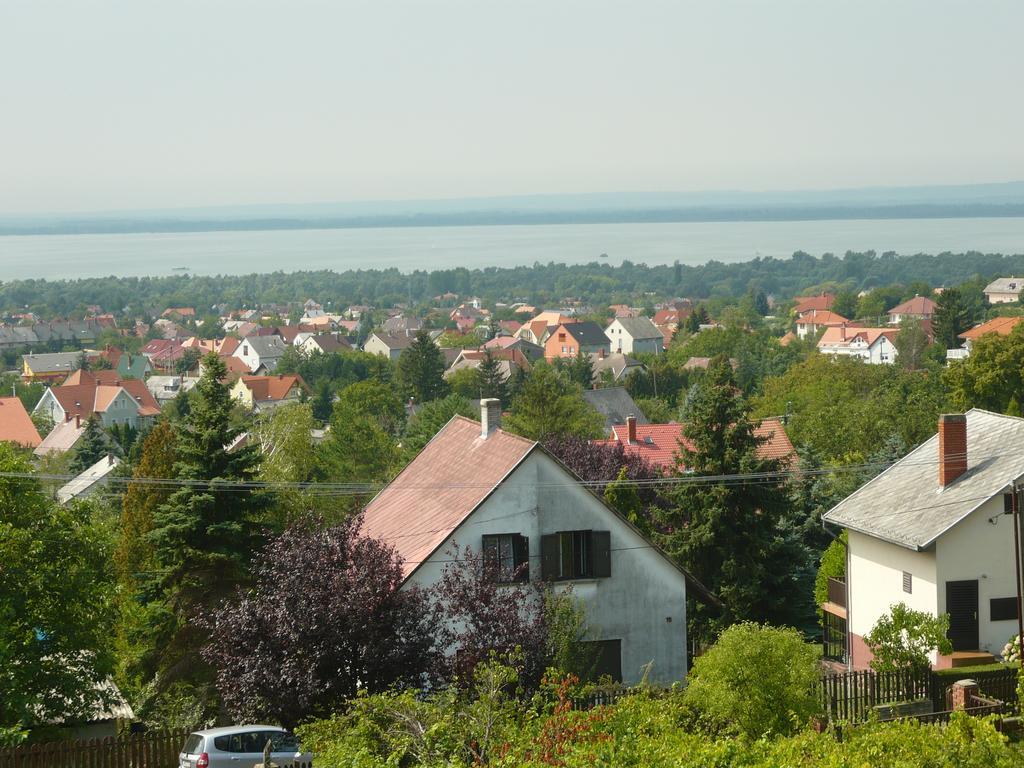 Judit Vendeghaz A Balatonnal Villa Vonyarcvashegy Exteriör bild